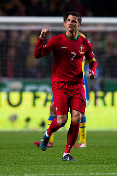 Portugals Cristiano Ronaldo jublar efter att ha gjort 1-0 för Portugal
