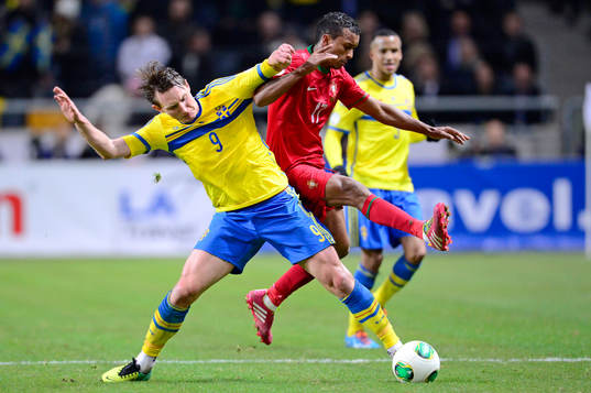 Sveriges Kim Källström och Portugals Nani