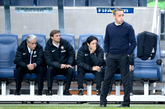 Portugals förbundskapten Paulo Bento  på bänken