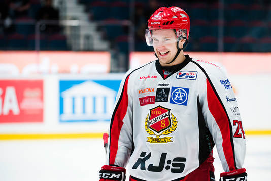 Almtunas Tobias Hage jublar