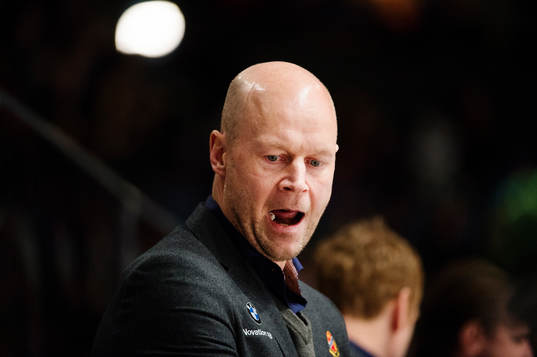 Almtunas assisterande tränare Marcus Ragnarsson