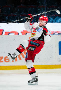 Almtunas Daniel Hermansson  jublar