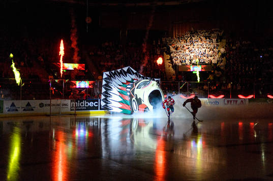 Frölunda åker in på isen innan ishockeymatchen i SHL