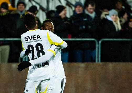 AIKs Niclas Eliasson och Ibrahim Moro jublar