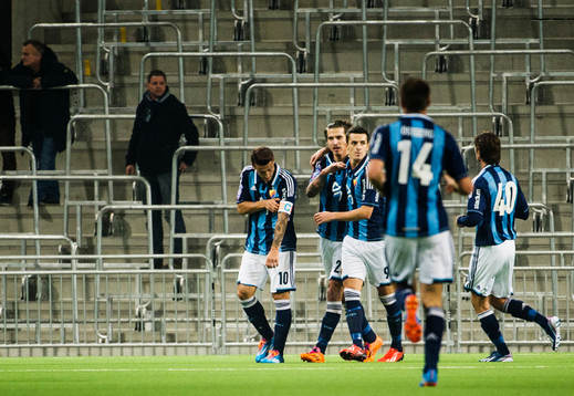  Djurgårdens  spelare jublar efter att Aleksandar Prijovic  gjort 1-1