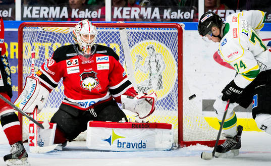 Björklövens Stefan Öhman gör 2-1 bakom Malmö Redhawks