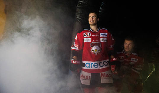 Malmö Redhawks Mattias Persson och David Liffiton väntar