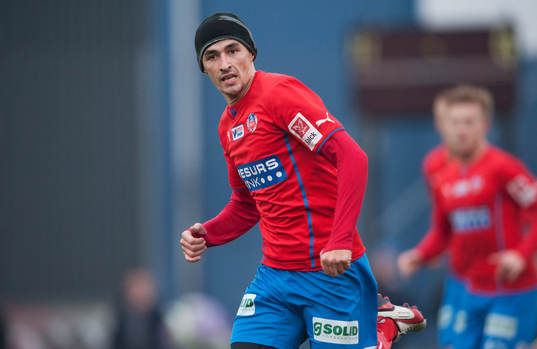  Helsingborgs Loret Sadiku och Daniel Svensson i träningsmatchen mellan Helsingborg och Odense i Helsingborg 6 februari 2014.