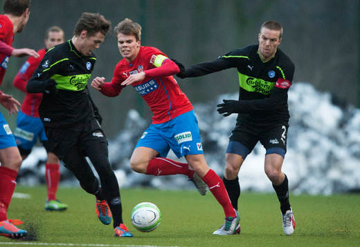 Helsingborgs Elias Andersson i träningsmatchen mellan Helsingborg och Odense i Helsingborg 6 februari 2014.