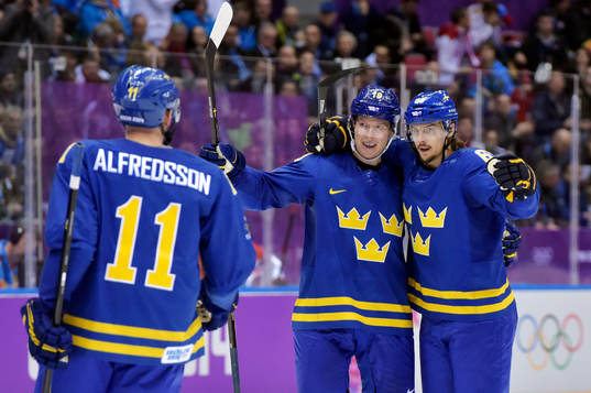 Sveriges Daniel Alfredsson, Nicklas Bäckström och Erik