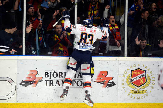 Djurgårdens Dustin Johner jublar