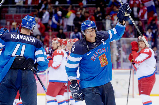 Finlands Teemu Selänne jublar