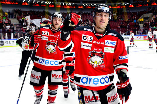 Malmö Redhawks Joey Tenute jublar