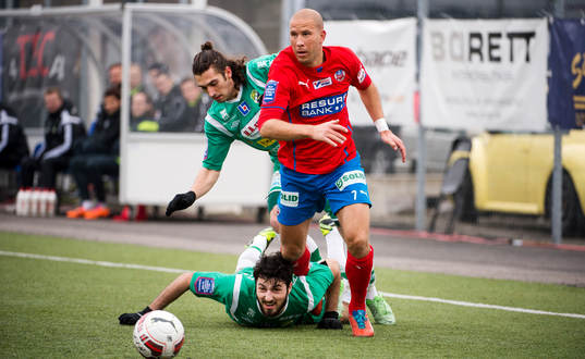 Ljungskiles Aaron Nichols och Rebin Gharib Sulaka faller