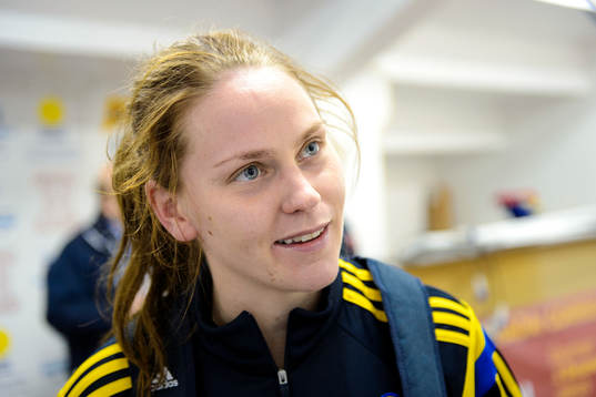Sveriges Lisa Dahlkvist blir intervjuad