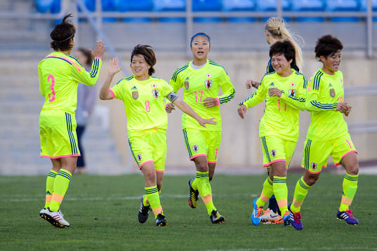 Japan firar efter 2-1 på straff av Aya Miyama