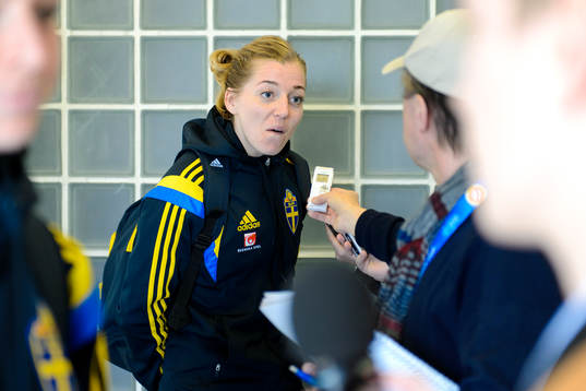 Sveriges Linda Sembrant blir intervjuad