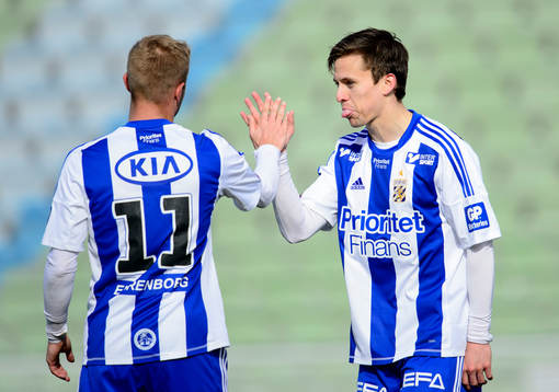IFK Göteborgs Lasse Vibe jublar med Robin Söder efter att ha gjort 3-2