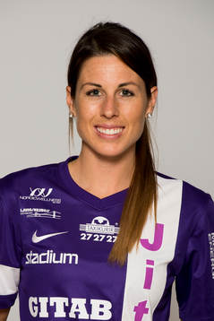 Damfotbollsspelaren Emily Zurrer, Jitex, poserar för ett porträtt den 20 mars 2014 i Göteborg.