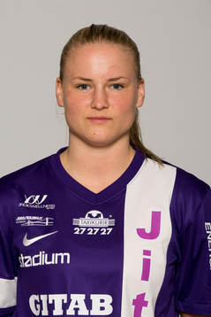 Damfotbollsspelaren Sofie Erlandsson, Jitex, poserar för ett porträtt den 20 mars 2014 i Göteborg.