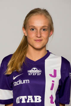 Damfotbollsspelaren Malin Thorén, Jitex, poserar för ett porträtt den 20 mars 2014 i Göteborg.