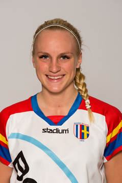 Damfotbollsspelaren Pernilla Milton, Hovås/Billdal, poserar för ett porträtt den 20 mars 2014 i Göteborg.