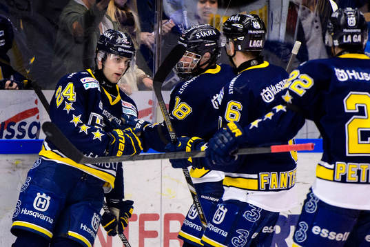 s Eric Christensen jublar