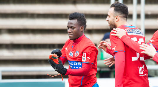 Helsingborgs David Accam har gjort 1-1 och presenterar en