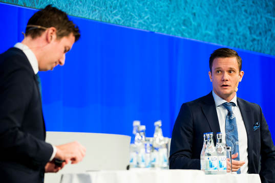 C mores Jonas Dahlquist och Jon Persson leder fotbollens allsvenska upptaktsträff 25 mars 2014 i Malmö.