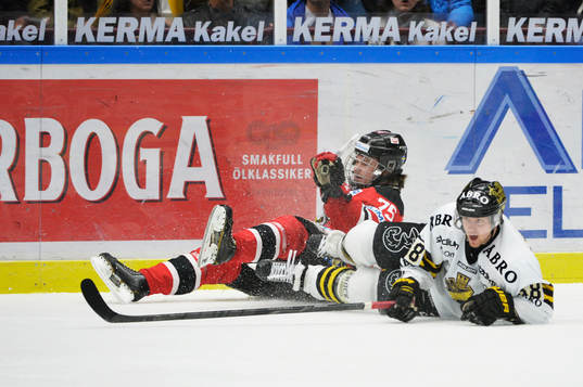 s Victor Ahlström och Malmö Redhawks Rasmus Andersson