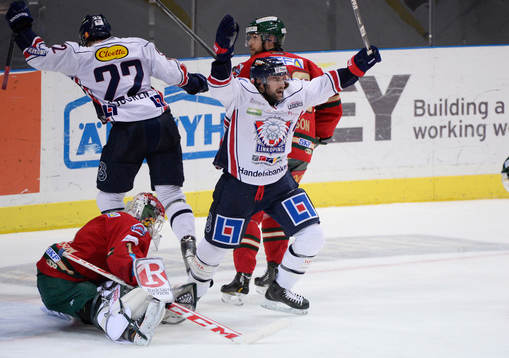 Linköpings Kent McDonell jublar