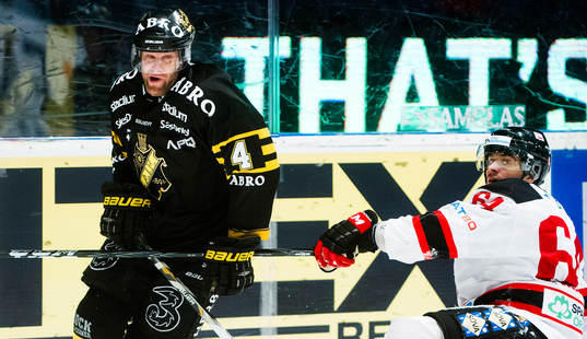 s Fredrik Svensson och Malmö Redhawks Brian Ihnacak