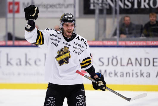 s Per Svensson jublar