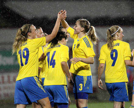  Fotboll, Dam, VM-Kval, Nordirland - Sverige: Sweden's Emma Lundh celebrates her goal during this evenings game at Shamrock Park in Portadown.  