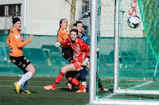 Sunnanås Elin Wikström gör 0-1