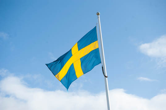 Svenska flaggan i matchen i damallsvenskan i fotboll mellan Kristianstad och Tyresö 13 april 2014.