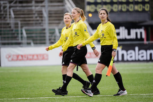 Domartrion Jennifer Launn, Louise Wisting och Esra Kisa