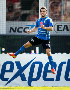 Halmstads Kristinn Steindorsson gör 2-1 och jublar