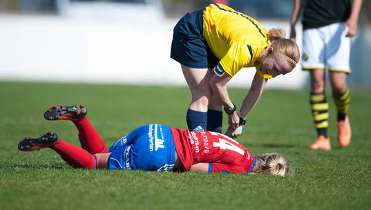 Vittsjös Kirsty Yallop skadad, domaren Linn Andersson är