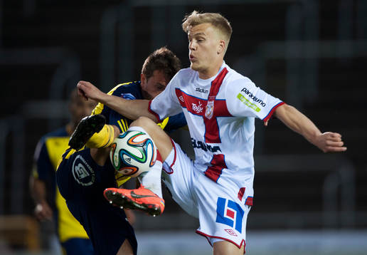Assyriskas Jens Jakobsson i matchen i Superettan i fotboll mellan Ängelholm och Assyriska i Helsingborg 29  april 2014.