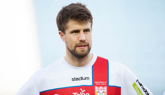 Assyriskas Linus Malmborg i matchen i Superettan i fotboll