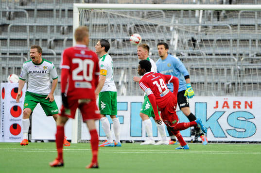 Värnamos Juan Robledo jublar efter 2-2