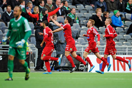 Värnamos Juan Robledo jublar efter 2-2