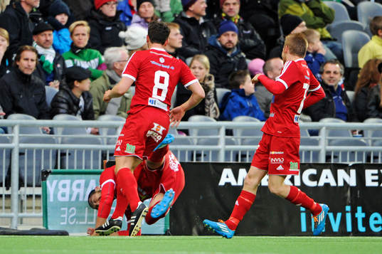 Värnamos Juan Robledo jublar efter 2-2