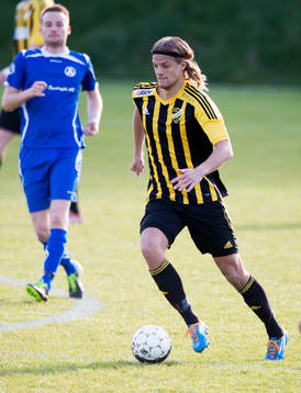 Hässleholms Linus Karlsson i matchen i div. lll mellan Älmhult och IFK Hässleholm i Älmhult 4 maj  2014.