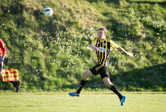 Hässleholms Filip Ranmo i matchen i div. lll mellan Älmhult och IFK Hässleholm i Älmhult 4 maj  2014.