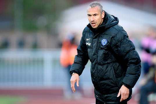 Falkenbergs tränare Henrik Larsson