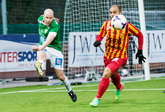 Jönköpings Viktor Rönneklev och Syrianskas Diego Brum