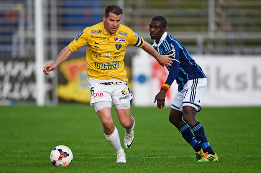 Falkenbergs Stefan Rodevåg och Djurgårdens Yussif Chibsah