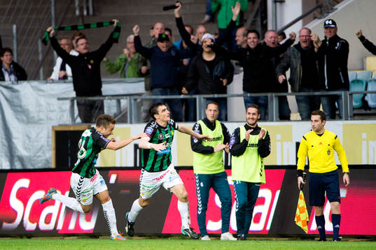 GAIS Bobby Warshaw jublar efter att han gjort 1-0